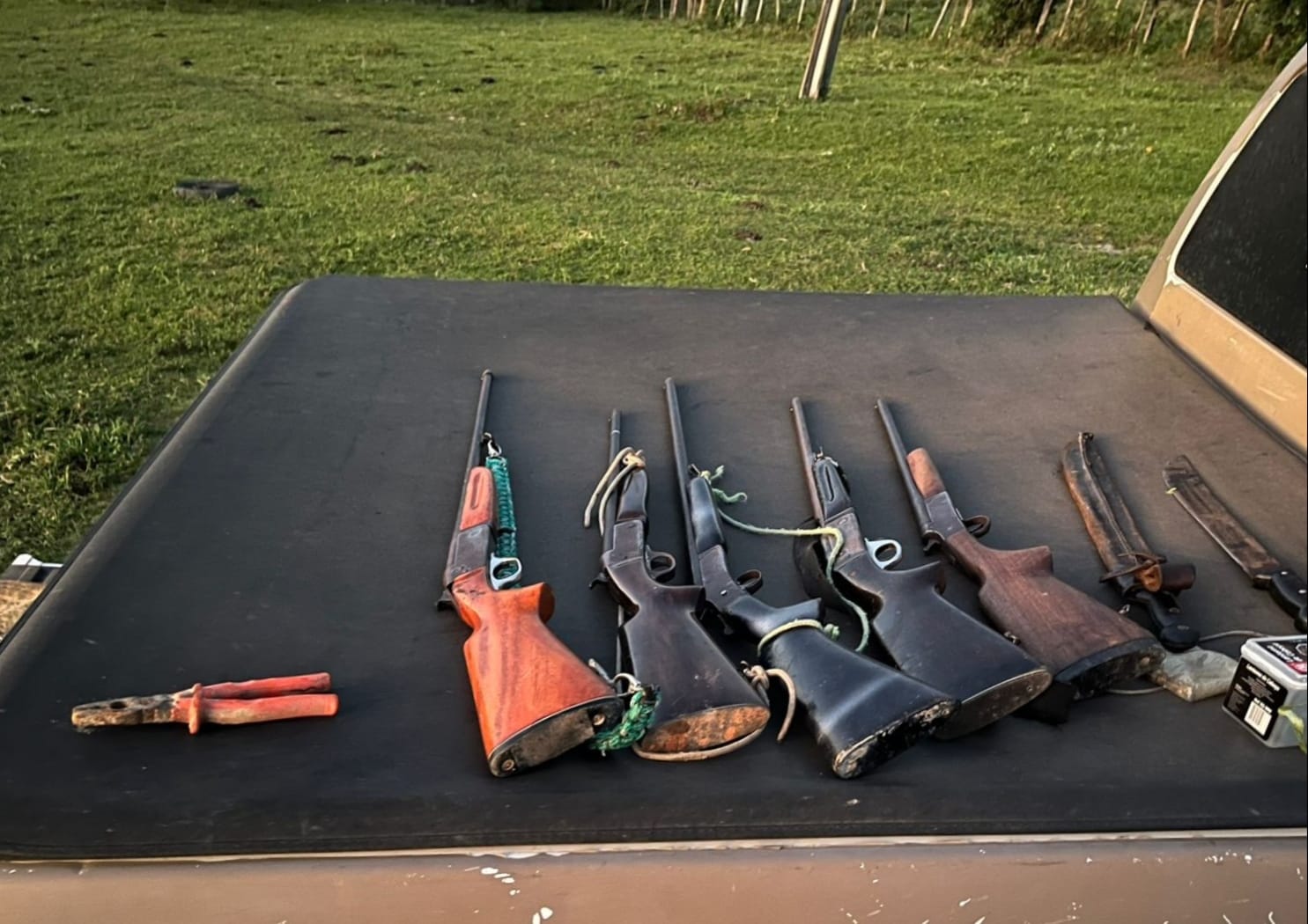 PM apreende armas e munições em Eunápolis