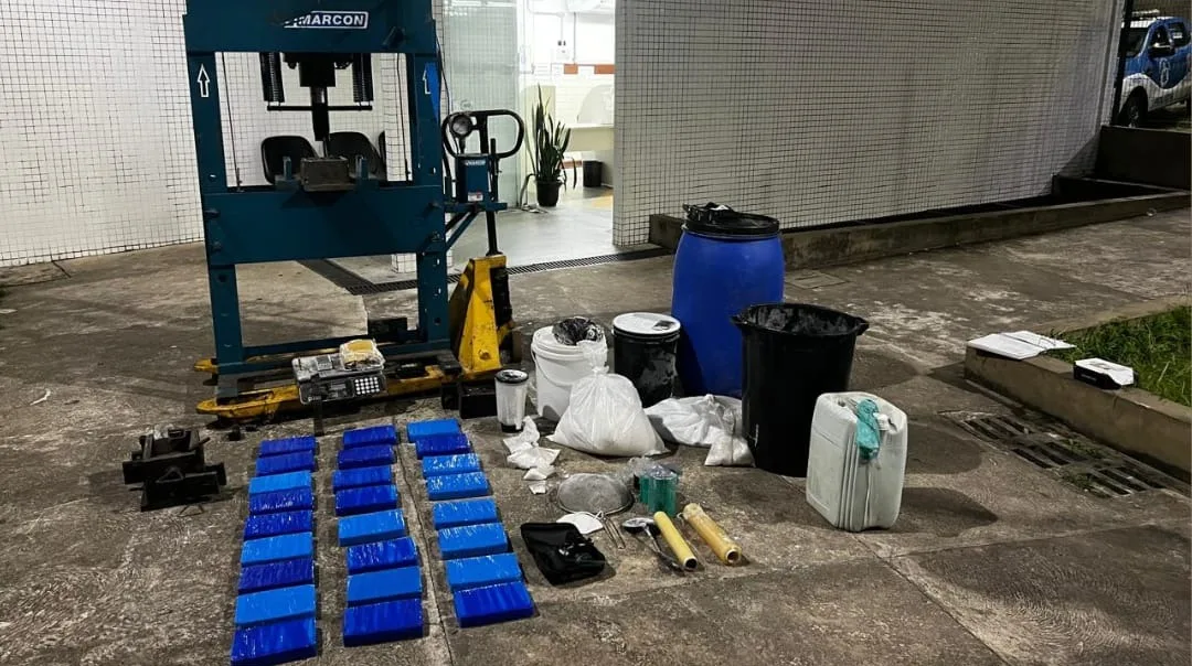 PM desarticula laboratório de drogas em Itapuã