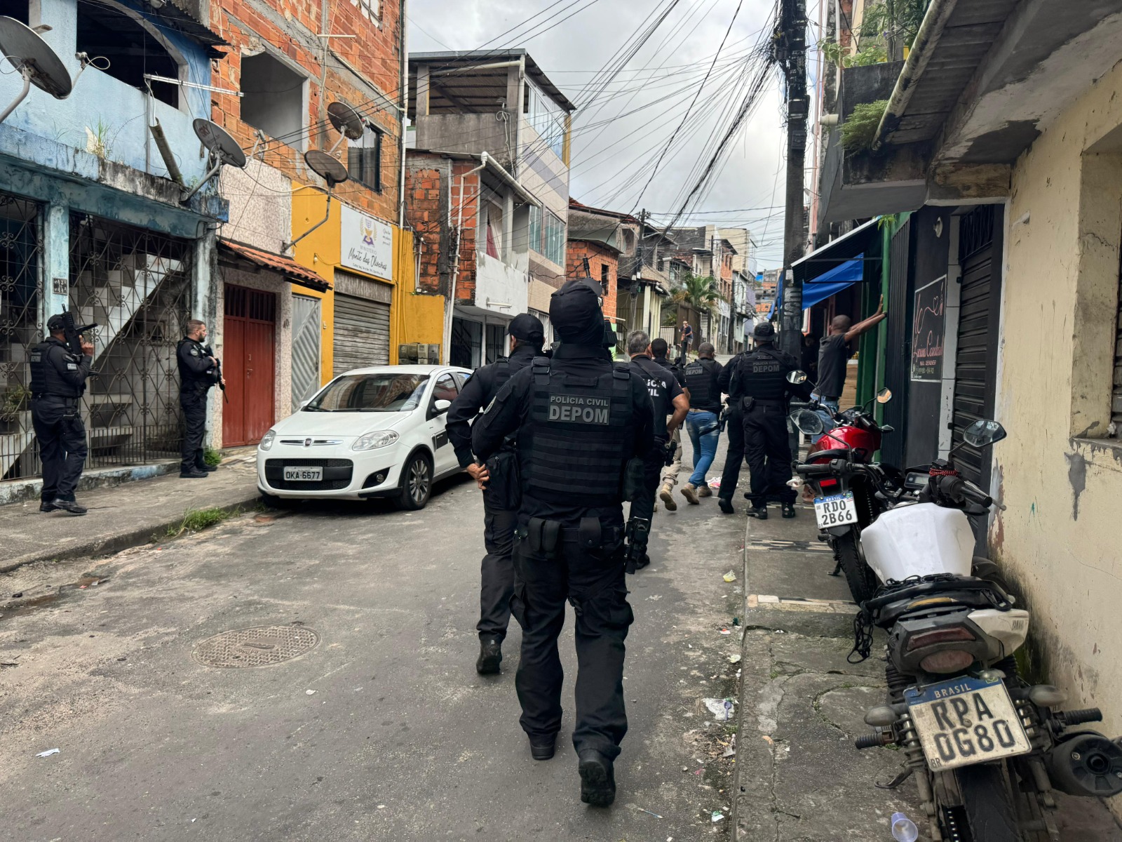 Operação Barricada II remove obstáculos irregulares em Tancredo Neves