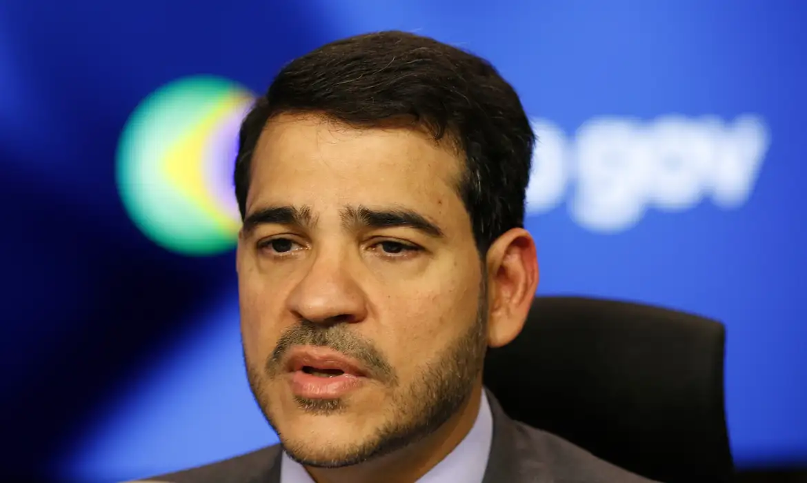 Governo aciona STF para manter aumento do IOF