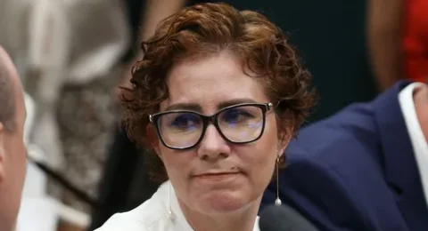 Imagem do post Carla Zambelli é presa na Itália