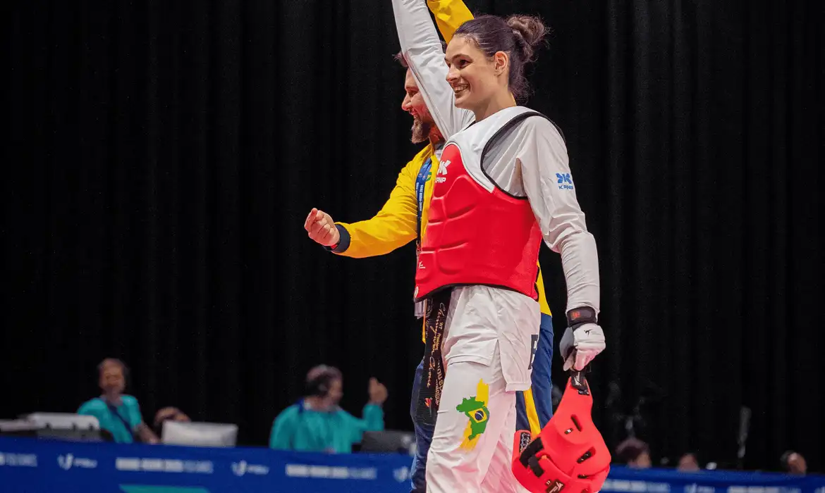 Maria Clara conquista 1º ouro do Brasil nos Jogos Universitários
