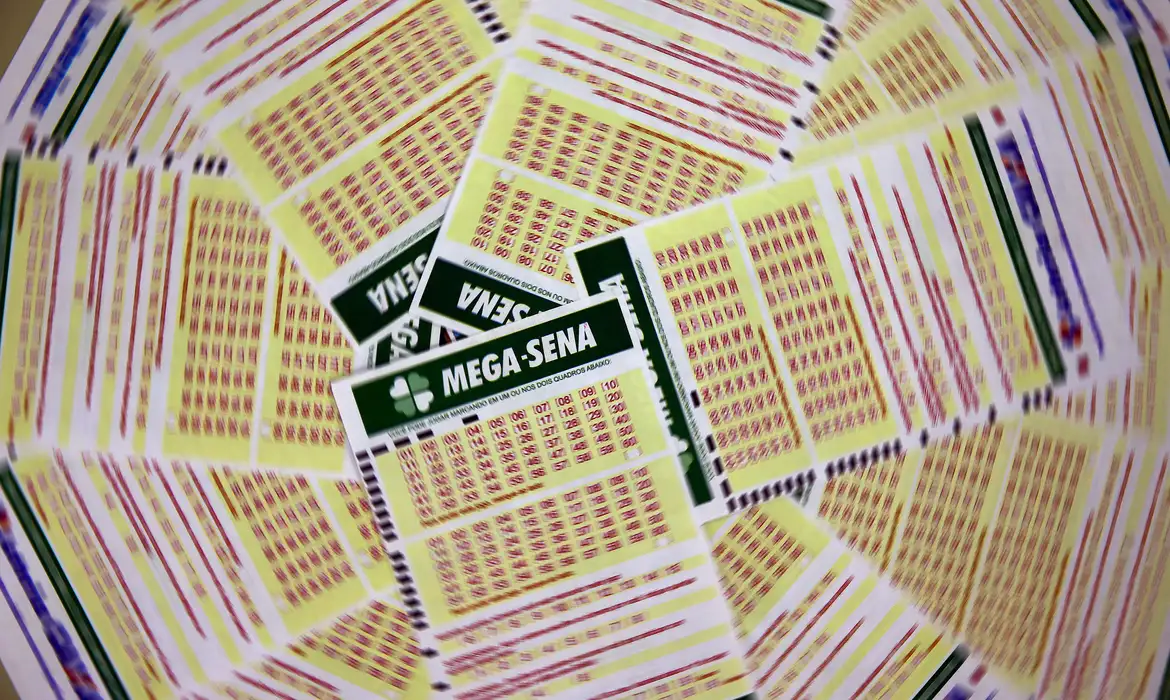 Mega-Sena acumula novamente