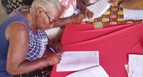 Imagem do post Famílias quilombolas de Lapão assinam contratos do Minha Casa, Minha Vida Rural