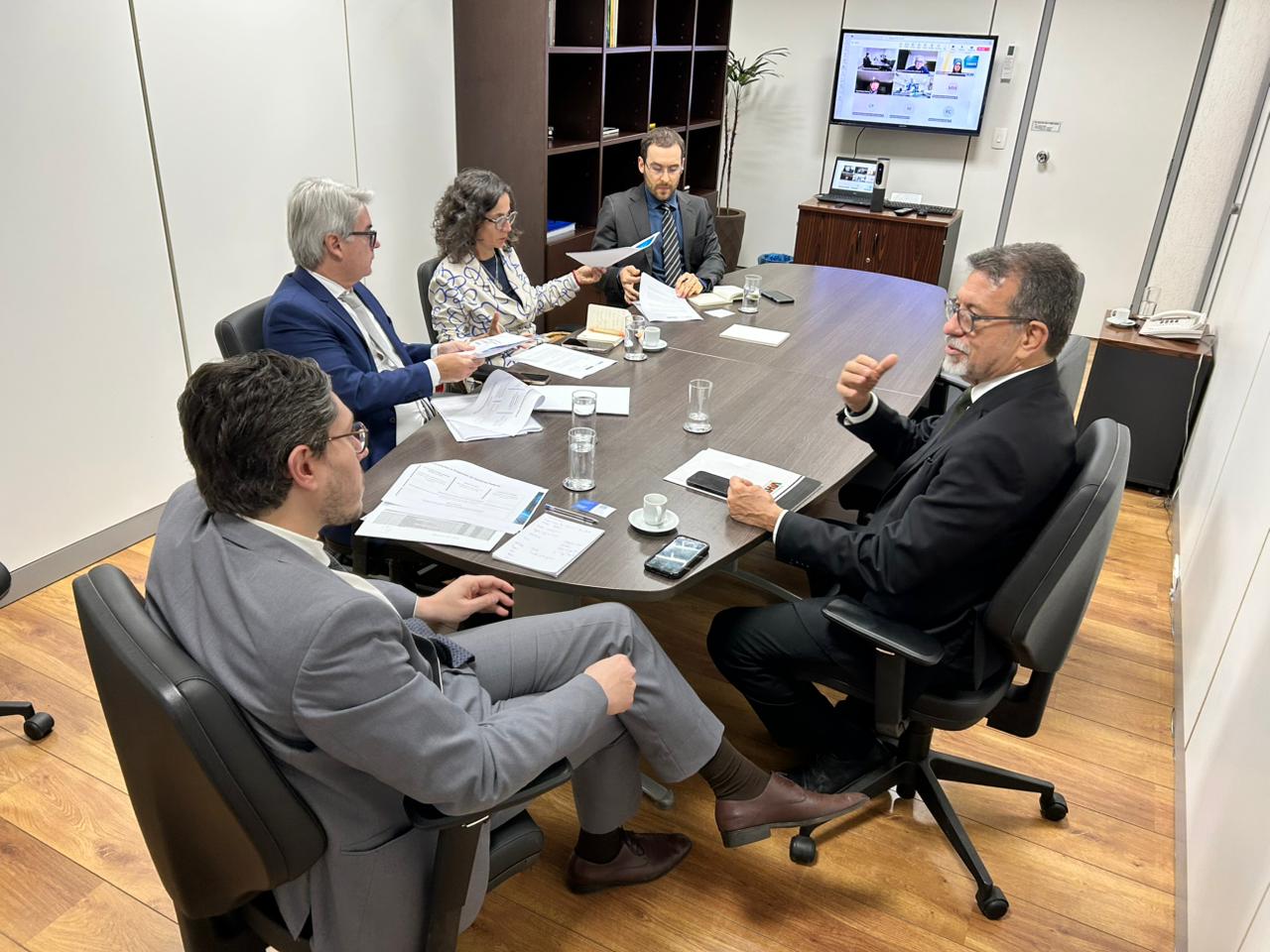 Bahia discute impacto de tarifas dos EUA com o Governo Federal