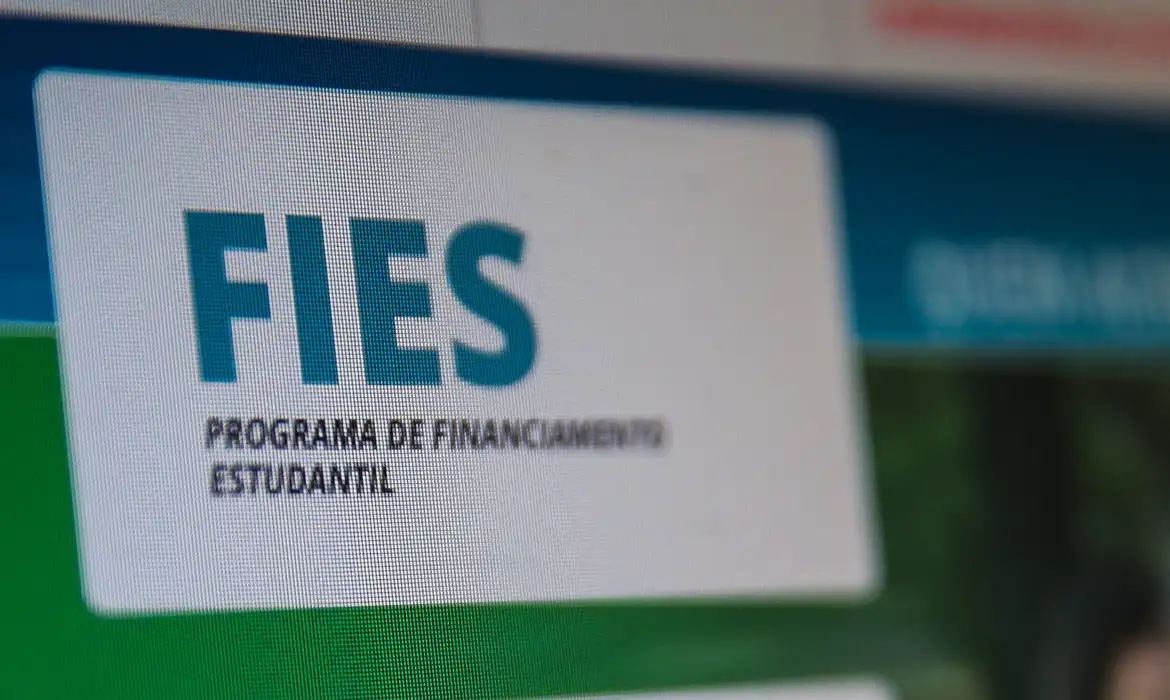 Fies: prazo para complementar inscrição termina nesta sexta-feira