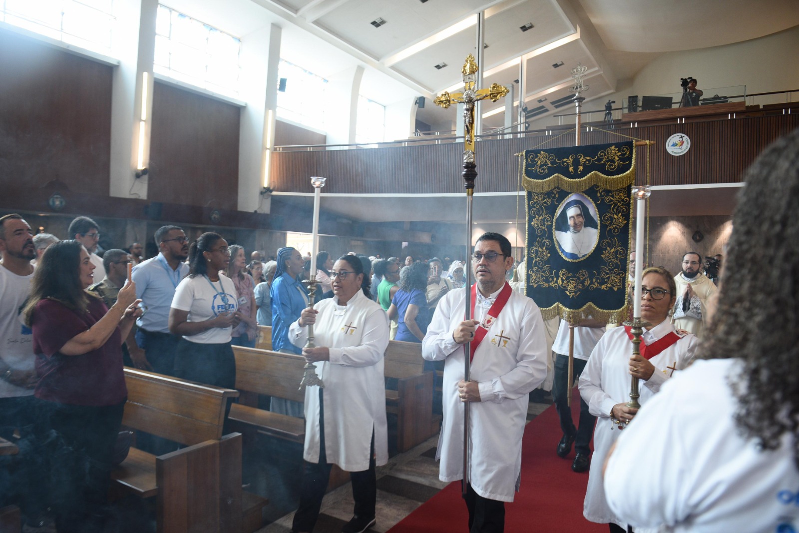 Festa de Santa Dulce é aberta com missa em Salvador