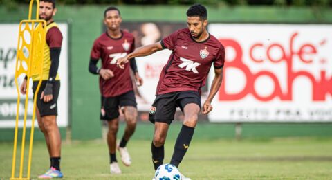 Imagem do post Vitória treina no CT e anuncia retorno de assistente técnico