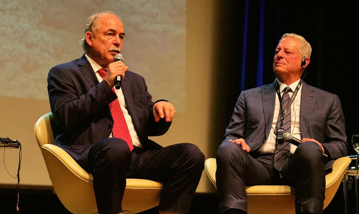 Al Gore alerta para gravidade da crise climática em evento no Rio
