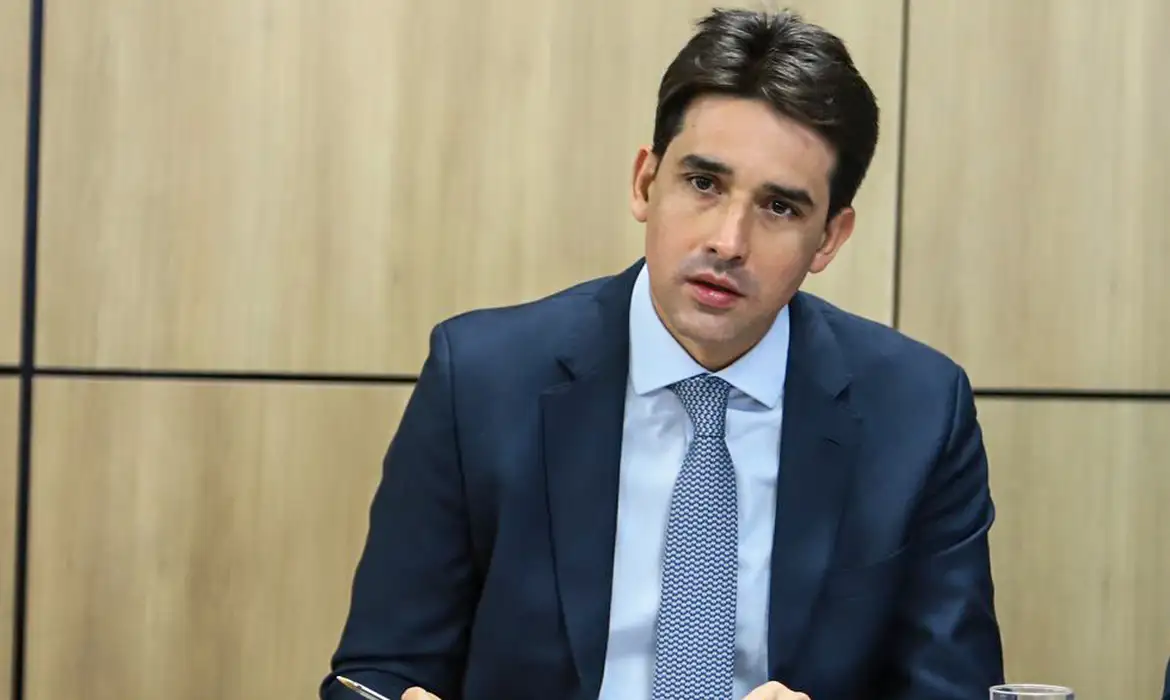 Ministro critica tarifa dos EUA