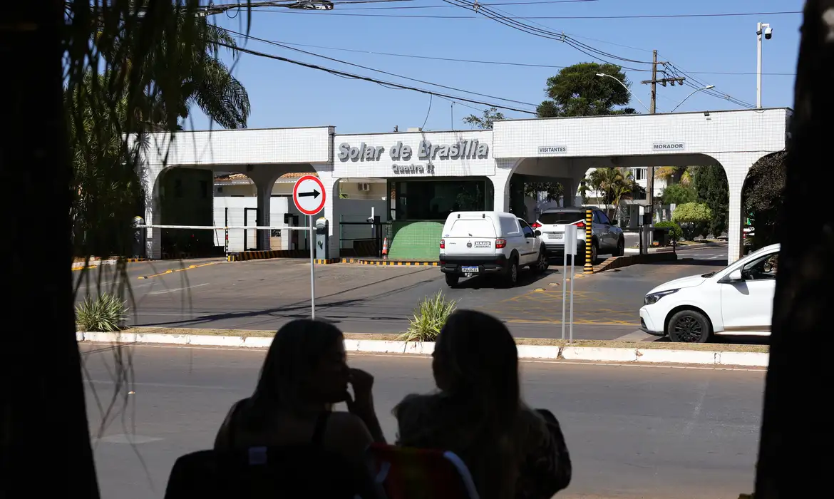 Seap admite falhas em vistorias na casa de Bolsonaro e envia explicações ao STF
