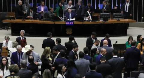 Imagem do post Câmara aprova PEC da Blindagem em 1º turno