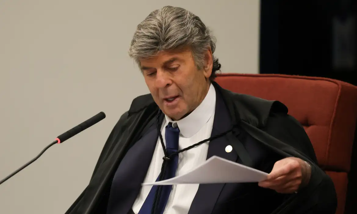 STF: Luiz Fux vota por absolver Bolsonaro e aliados em ação sobre tentativa de golpe