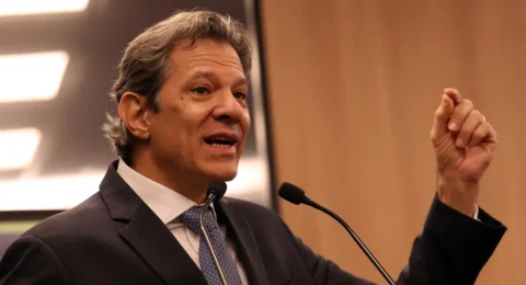 Imagem do post Haddad critica tentativa de atrelar isenção do IR à anistia de 8 de janeiro