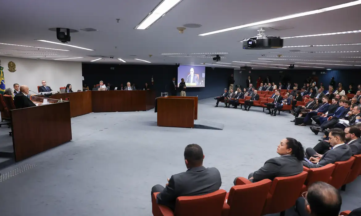 Paulo Sérgio é o único réu presente em julgamento sobre golpe