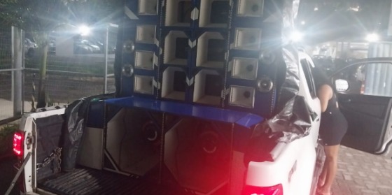 PM apreende equipamento tipo paredão em Pernambués
