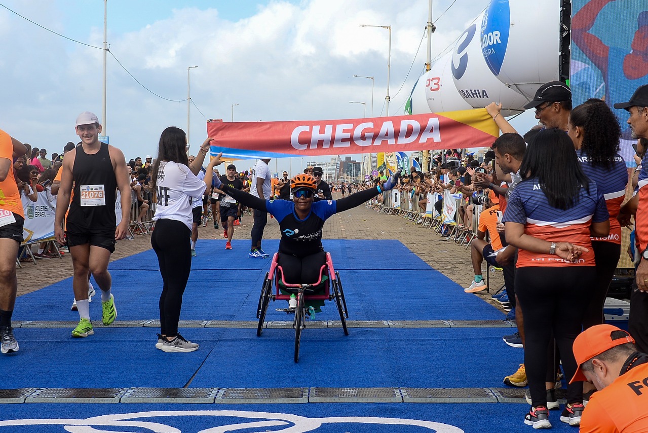 Maratona Salvador 2025 reúne mais de 12 mil pessoas e consagra campeões