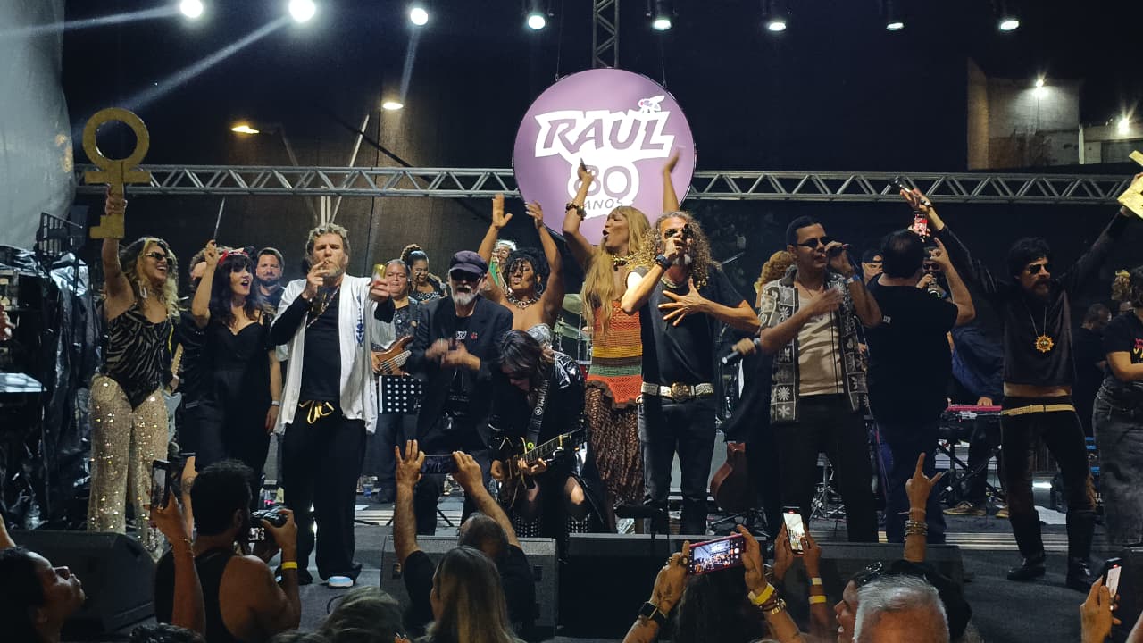 Festival da Primavera encerra edição com homenagem a Raul Seixas