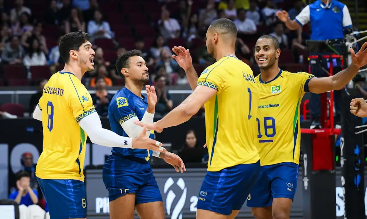 Brasil estreia com vitória no Mundial de Vôlei Masculino