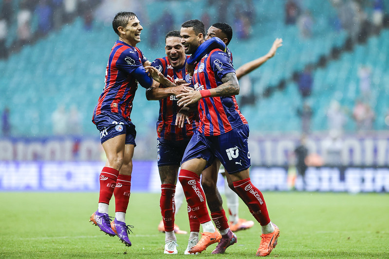 Bahia vence o Internacional e sobe para o G-5 do Brasileirão