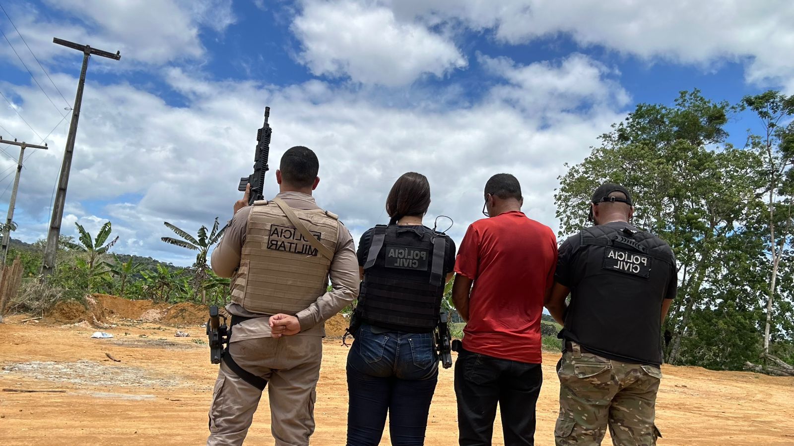 Ação conjunta da FICCO/Ilhéus, PM e PC apreende armas, munições e granadas