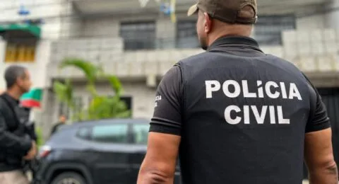 Imagem do post Quarteto é preso por tráfico de drogas em Itapuã