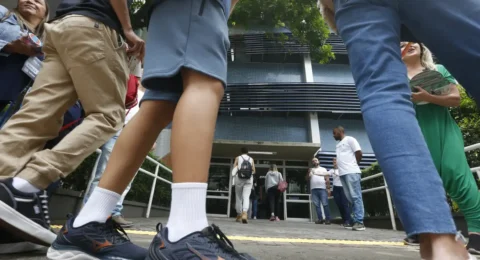 Imagem do post CNU 2025: 760 mil candidatos fazem prova neste domingo em todo o país