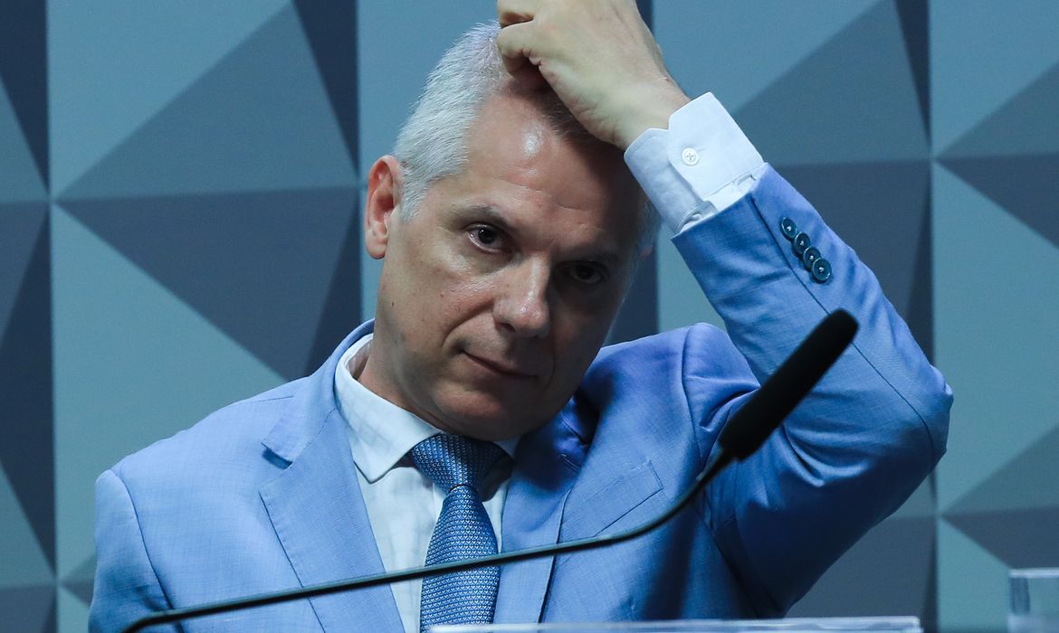 PF prende ex-presidente do INSS em nova fase da Operação Sem Desconto