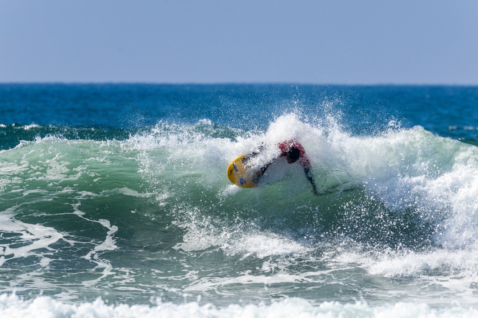 Baianos brilham no surfe e bodyboarding em competições mundiais