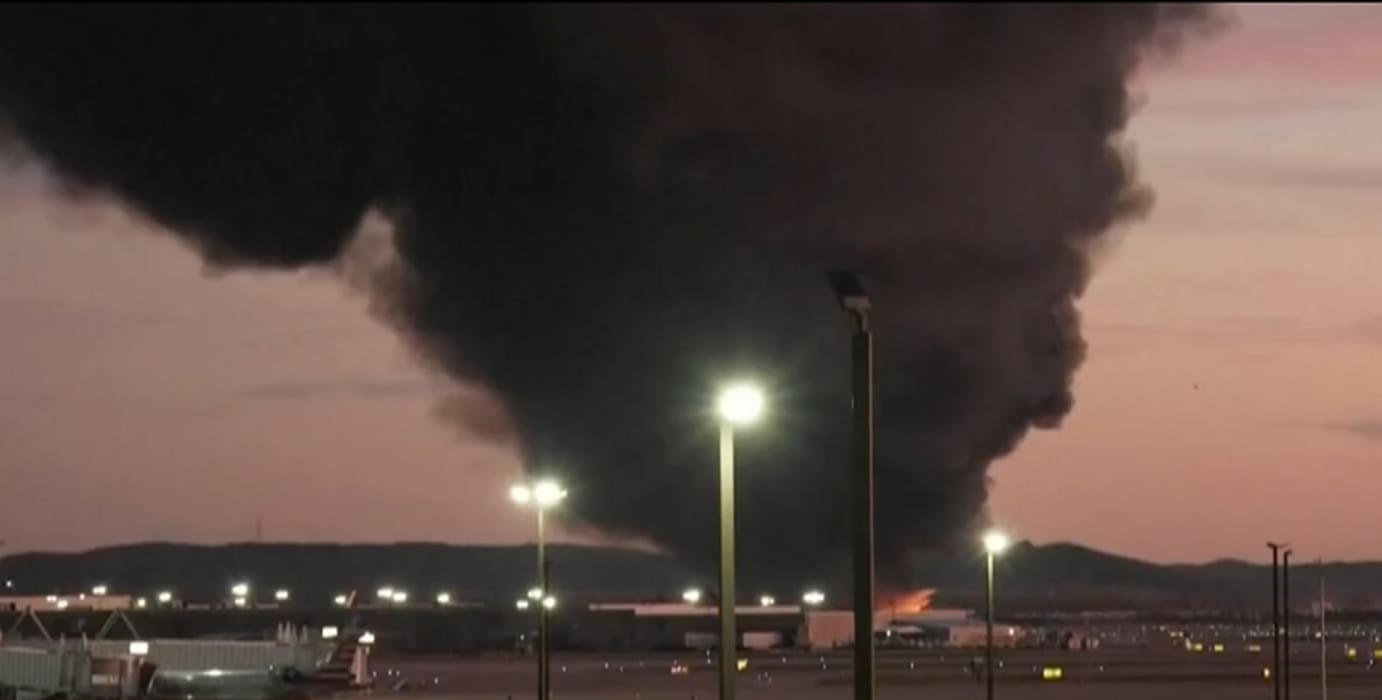 Avião de carga cai e deixa sete mortos