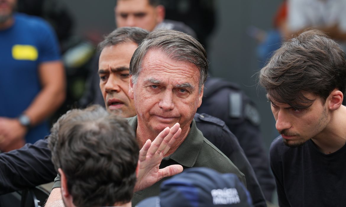 Moraes autoriza alimentação especial para Bolsonaro
