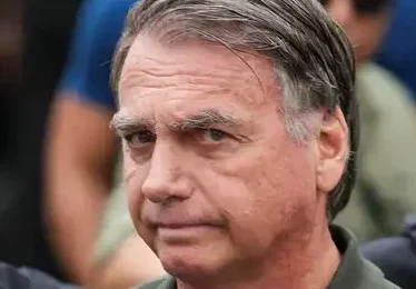 Imagem do post Bolsonaro passa por nova cirurgia para tratar crise de soluço