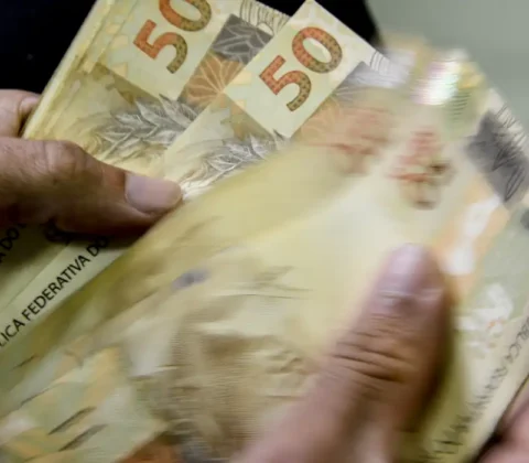 Imagem do post Segunda parcela do 13º salário começa a ser paga