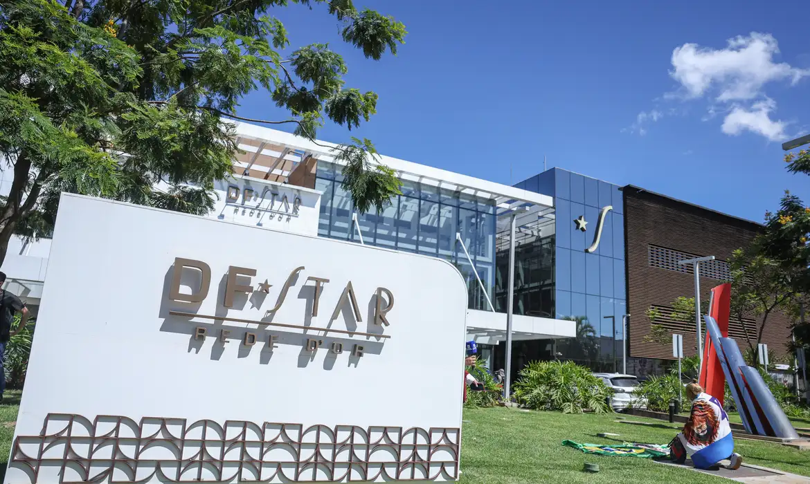 Bolsonaro passa por cirurgia nesta quinta-feira em Brasília