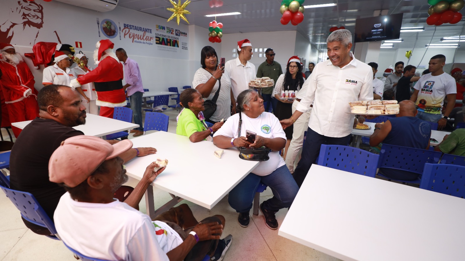 Natal Mais Social leva dignidade e refeições a restaurante popular