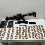 PM apreende arma e drogas no Engenho Velho da Federação