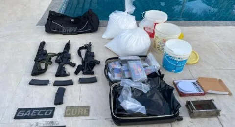 Imagem do post Ação integrada apreende drogas, fuzis e prende líder criminoso
