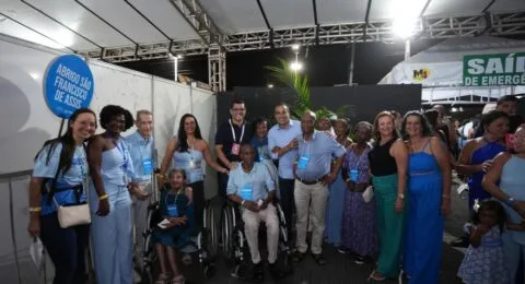 Imagem do post Bruno Reis celebra sucesso de show de Roberto Carlos em Salvador