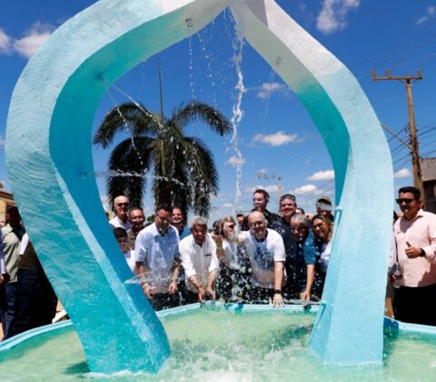 Imagem do post Governo entrega sistema de água no Sudoeste baiano