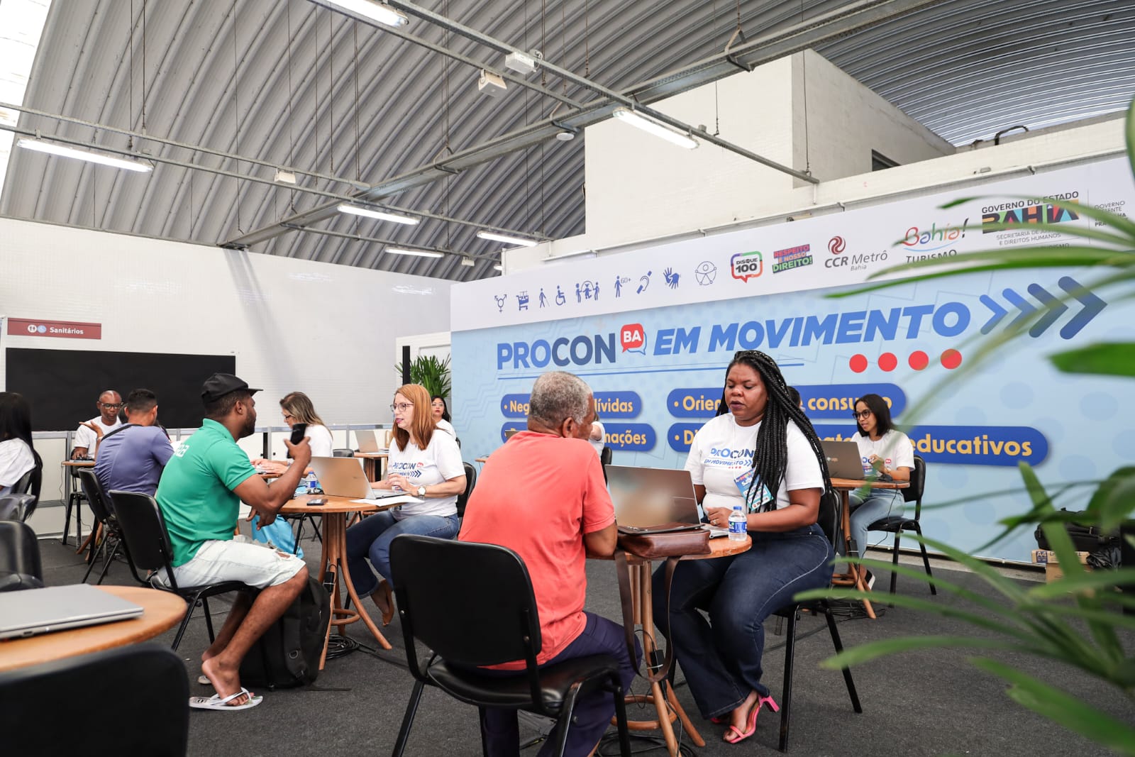 Procon em Movimento leva atendimento ao Metrô Aeroporto