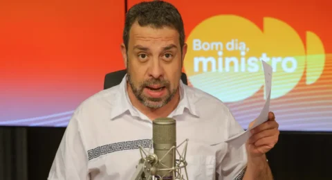 Imagem do post Boulos defende fim da escala 6×1 e aponta ganho de produtividade