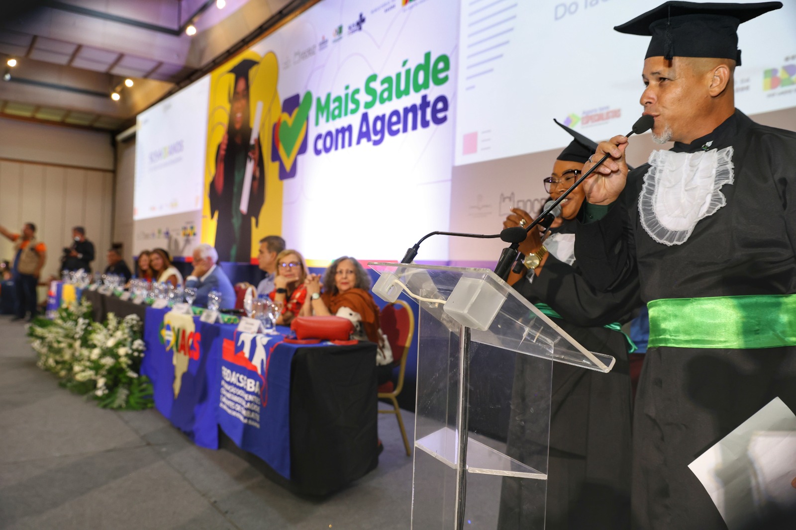 Mil agentes do programa Mais Saúde com Agente são diplomados