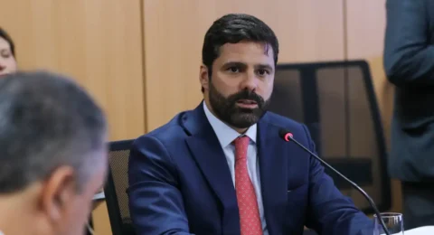 Imagem do post Lula nomeia Manoel Carlos de Almeida Neto como ministro interino da Justiça