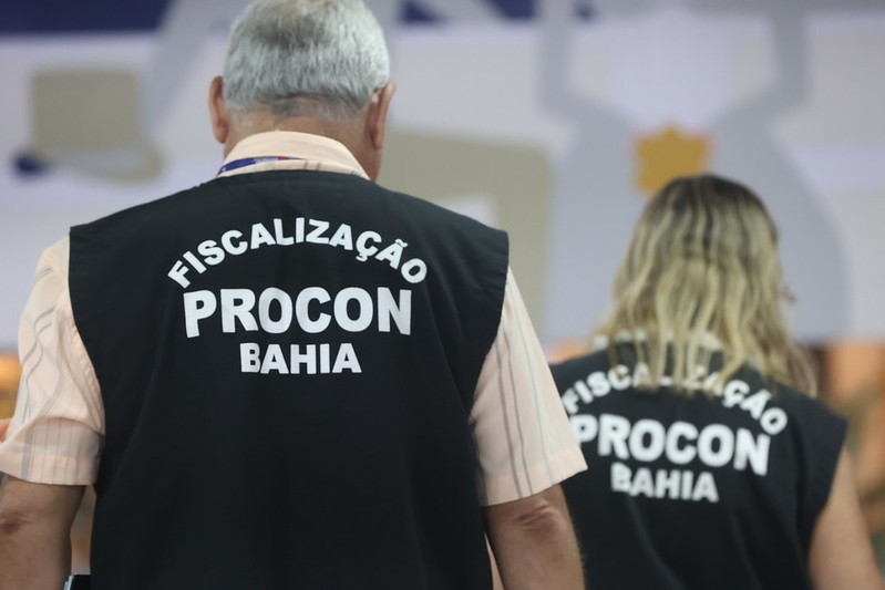 Procon-BA notifica distribuidoras por vodka com metanol