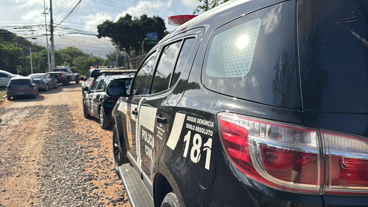 Casal suspeito de crimes sexuais contra alunas é preso