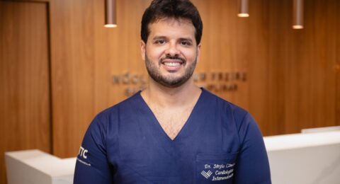 Imagem do post Dor no peito sem artérias entupidas pode indicar problema no coração