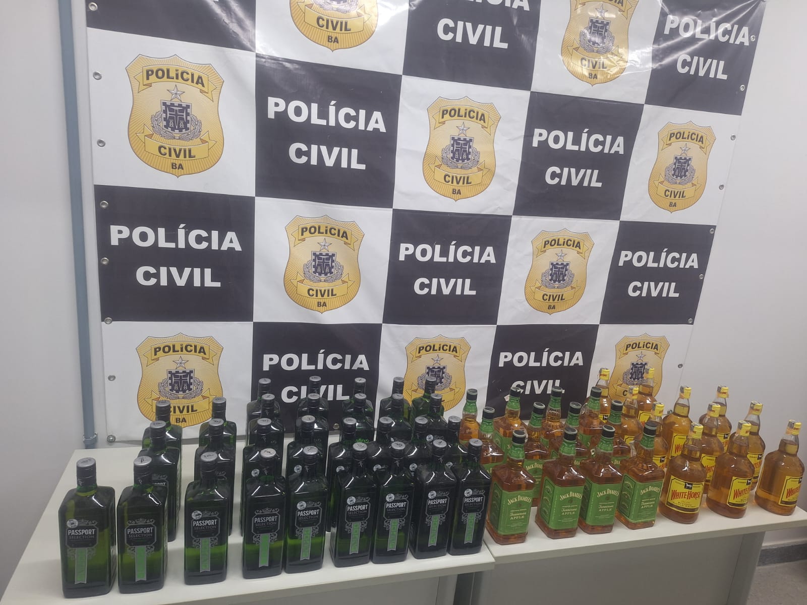 Operação Poison Drink apreende mais de 500 garrafas de bebidas