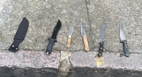 Imagem do post PM apreende armas brancas após denúncia no Tororó