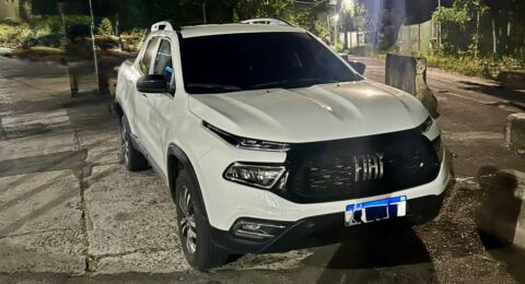 Imagem do post PM prende dupla com carro roubado em Lauro de Freitas