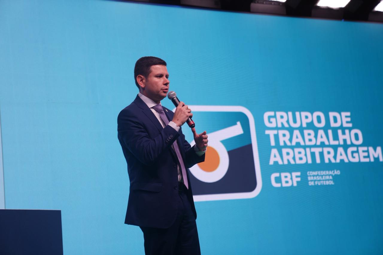 CBF profissionaliza arbitragem no Brasileirão